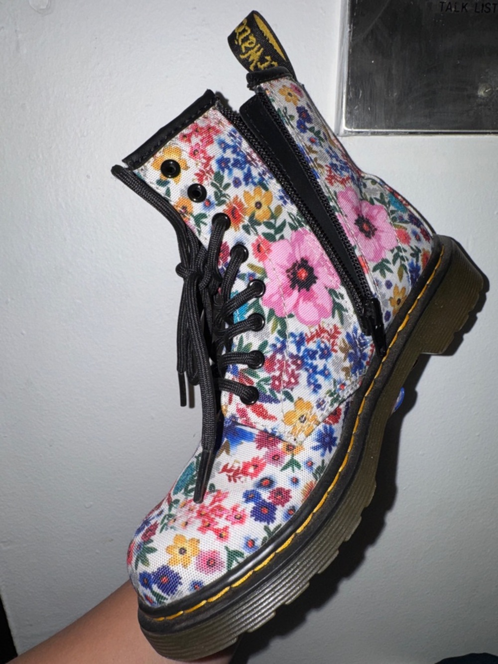 Dr. Marten Floral Canvas Lace-Up Boot - Multicolor - Picture 2 of 2